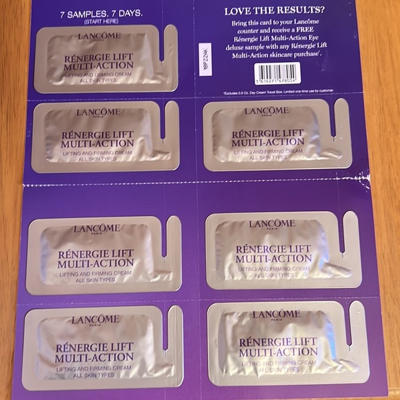 NIB Lancôme skincare bundle plus Lancôme brush - Picture 14 of 16